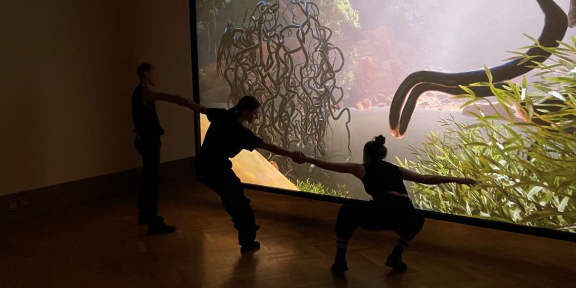 Performance Alice Minar v Galerii Rudolfinum Praha